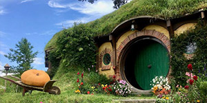 Hobbiton Movie set student tours